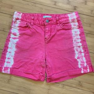 Tie dyed red denim shorts, Old Navy girl’s size 14. Button, adjustable waistband